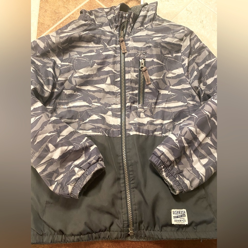 OshKosh B'gosh Gray Size 7 Reversible Gray Jacket with Urban Shark Design Camo!